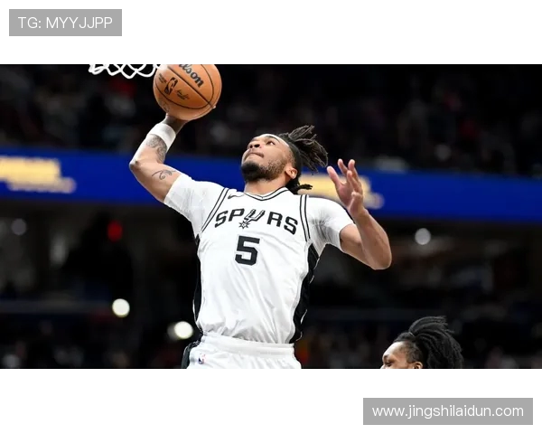 火箭队迎战马刺队展开激烈角逐 期待年轻球员再创佳绩