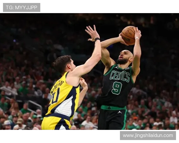 篮网与老鹰激战正酣 球迷期待顶级对决争夺季后赛席位