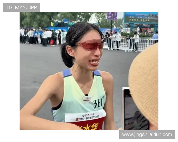 武汉城市马拉松点评：攀岩队展现灵活性与团队协作的精彩瞬间