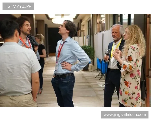 深圳羽毛球队在锦标赛中的拼搏历程与荣耀时刻全景回顾 深圳羽毛球队在锦标赛中的拼搏历程与荣耀时刻全景回顾