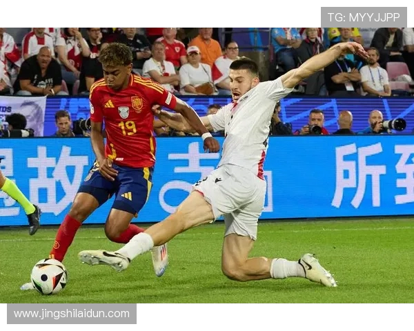 西班牙队在欧锦赛中的团队协作表现分析与点评