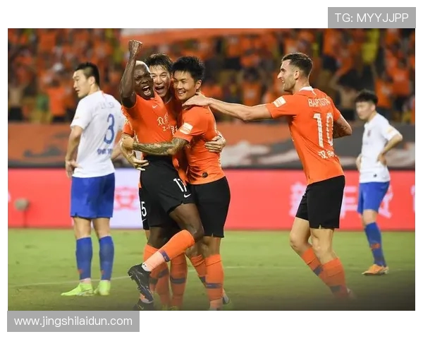 04年鲁能与武汉的巅峰对决回顾：激情四溢的足球盛宴与历史瞬间